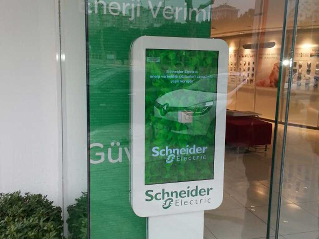 Schneider Electric kiosku, farklı açıdan görünüm